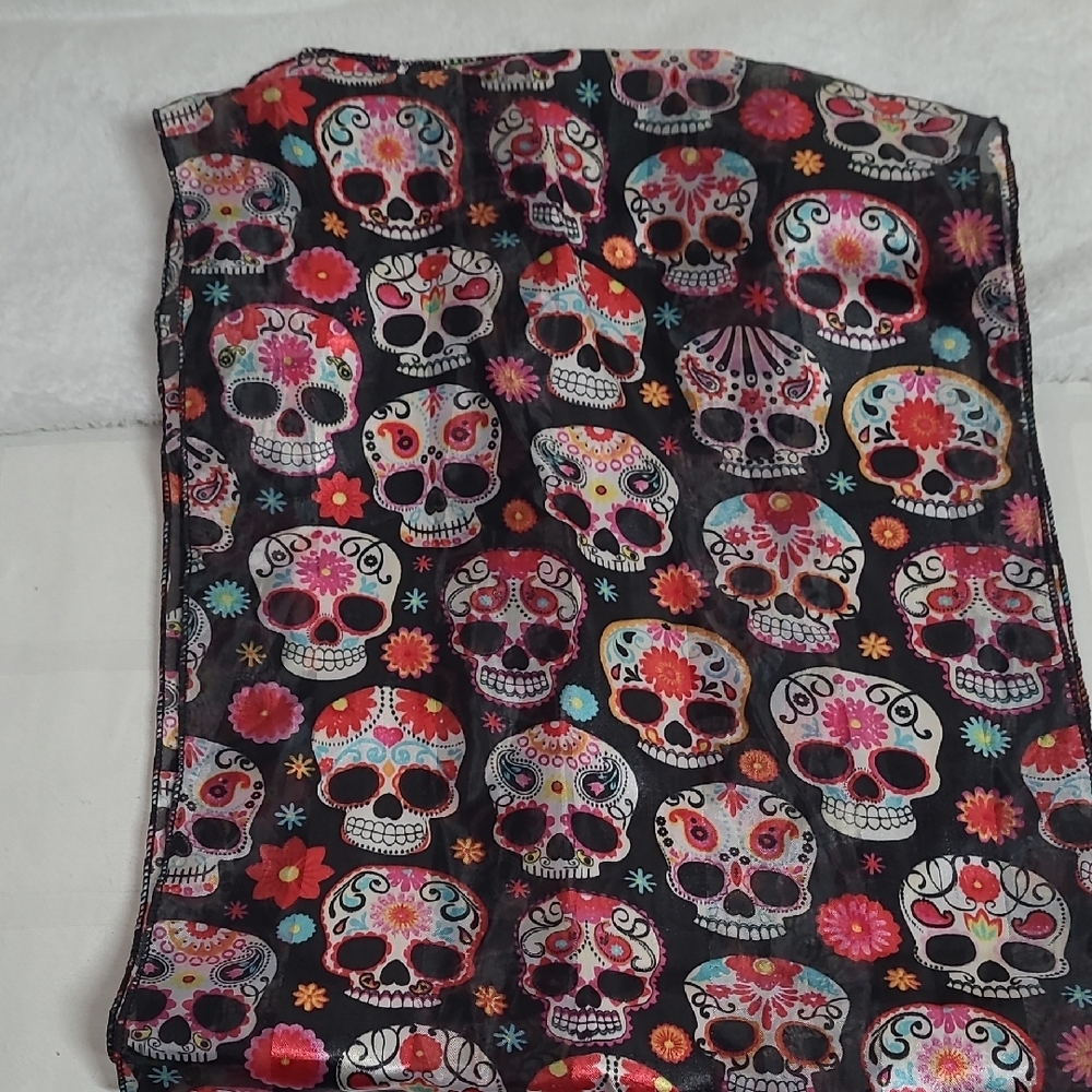 Colorful Skull Pattern Scarf - Picture 2 of 4